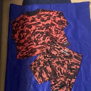 Red camouflage ladies set